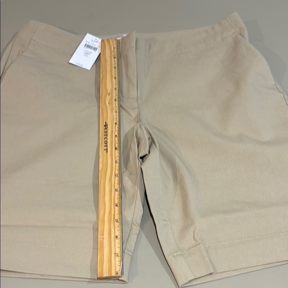 J. Jill Women’s Tan Shorts NWT Size 8P - Picture 2 of 10